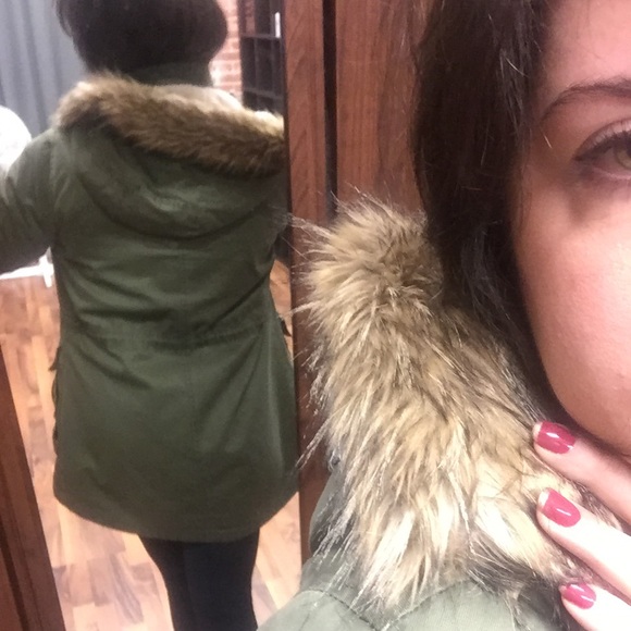 Green parka with fur hood - Picture 2 of 4
