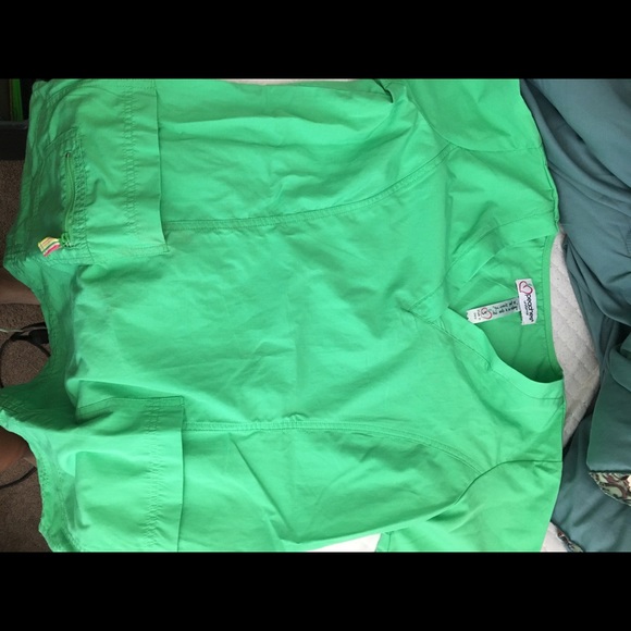 Size small scrub top - Picture 1 of 1