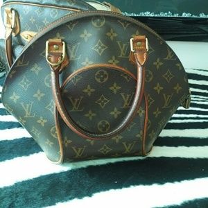 SOLD! louis Vuitton Ellipse Bowling Ball Bag..