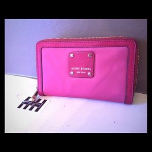 Henri Bendel wallet