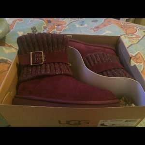 UGG Cambridge Women's Boot (Purple)