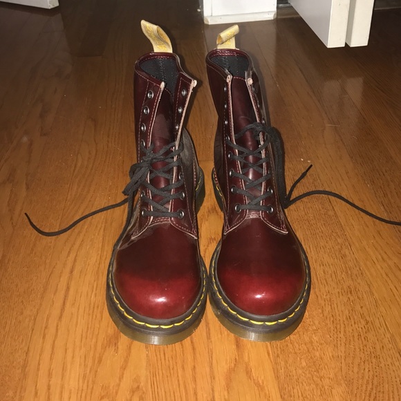 DR MARTENS