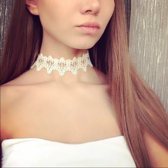 Jewelry - ✨ SALE White Lace Choker