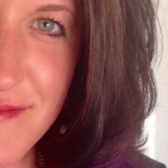 Meet your Posher, Donna - Picture 2 of 5