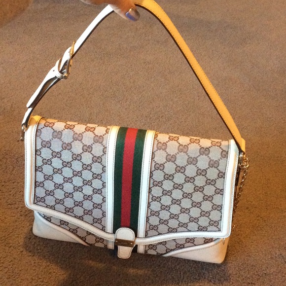 Authentic Beautiful Gucci Shoulder Bag