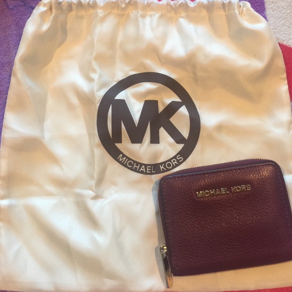 @SOLD@Micheal Kors Wallet - Picture 1 of 4