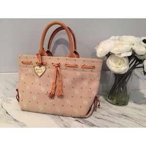 Authentic Dooney & Bourke purse / handbag