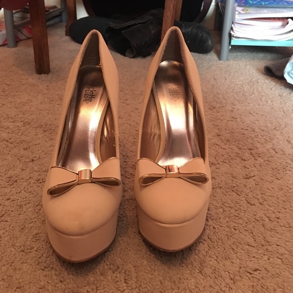 PERFECT HEELS FOR NEW YEARS EVE!!!💋💃🏽🥂🍾 - Picture 1 of 4