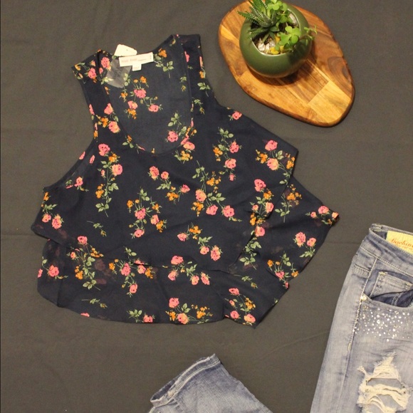 Foverer 21  navy blue sleeveless sheer floral top - Picture 2 of 2