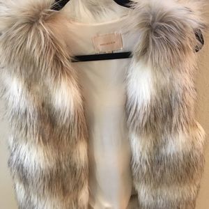 FLASH SALE!!!!! 🔥🔥🔥Skies are Blue Faux Fur Vest
