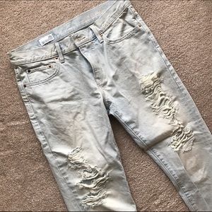 GAP Jeans - Ripped / Destroyed Boyfriend Jeans GAP Jeans - Ripped / Destroyed Boyfriend Jeans