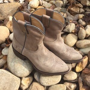 Frye Billy short boots