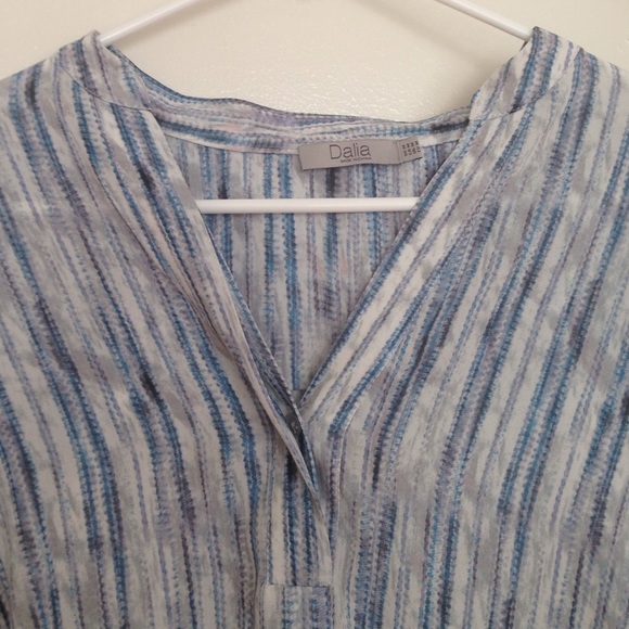 Blue/gray blouse - Picture 3 of 3