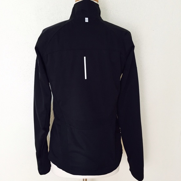 Nike Dri-Fit Element running jacket - Picture 3 of 4