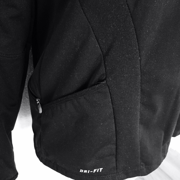 Nike Dri-Fit Element running jacket - Picture 4 of 4