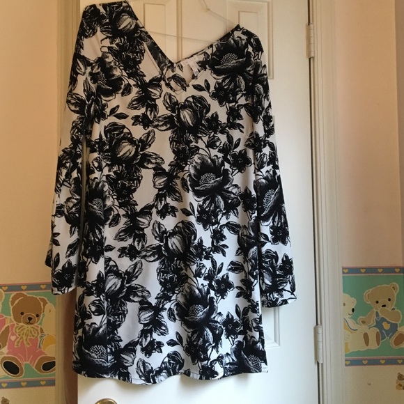 Nordstrom -Leith Black + White Flower Print Dress