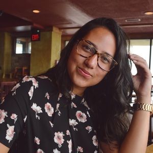 Meet your Posher, Gabriela