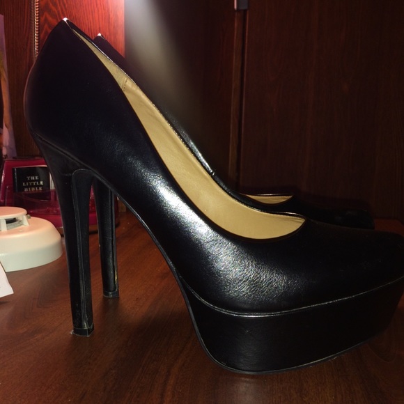 Heels - Picture 2 of 2