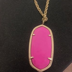 Kendra Scott necklace