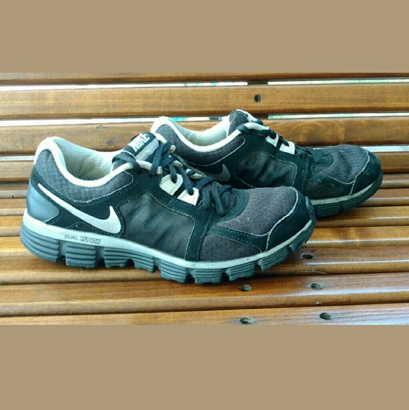 *Sold elsewhere* Nike dual fusion st 2 sz 7.5 - Picture 1 of 4