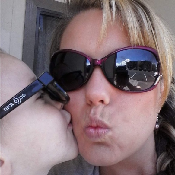 Meet your Posher, Crystal - Picture 4 of 6