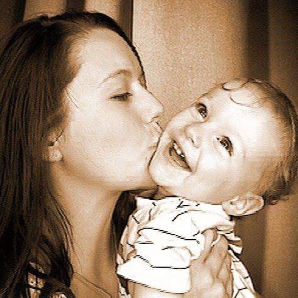 Meet your Posher, Crystal - Picture 3 of 6