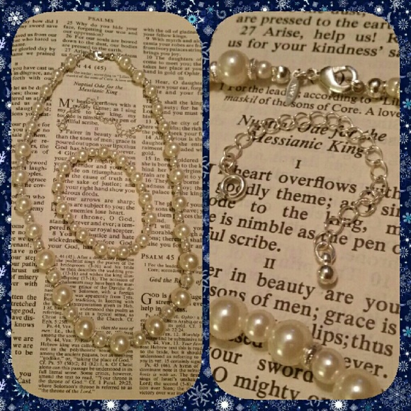 Pearl Necklace and Bracelet Set