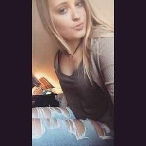 Meet your Posher, Alyssa