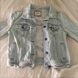 ❌SOLD ON Ⓜ️ercari Light denim distressed jacket