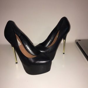 Steve Madden black pumps