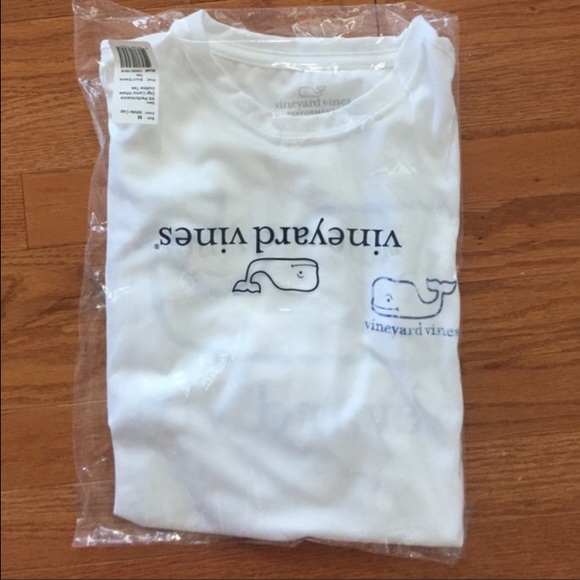 NWT Vineyard Vines Performance Tee