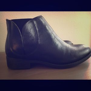Black booties BRAND NEW!