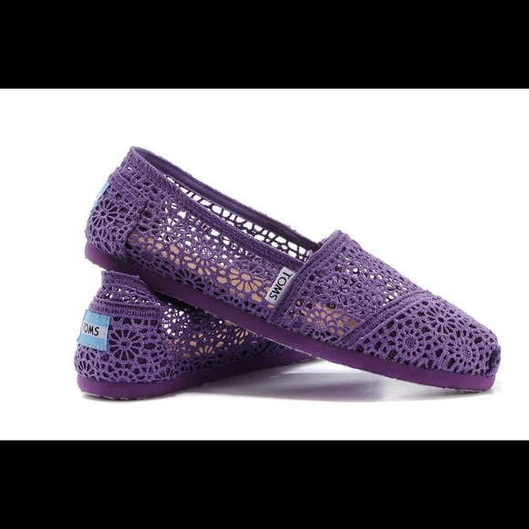 Lace crochet purple toms