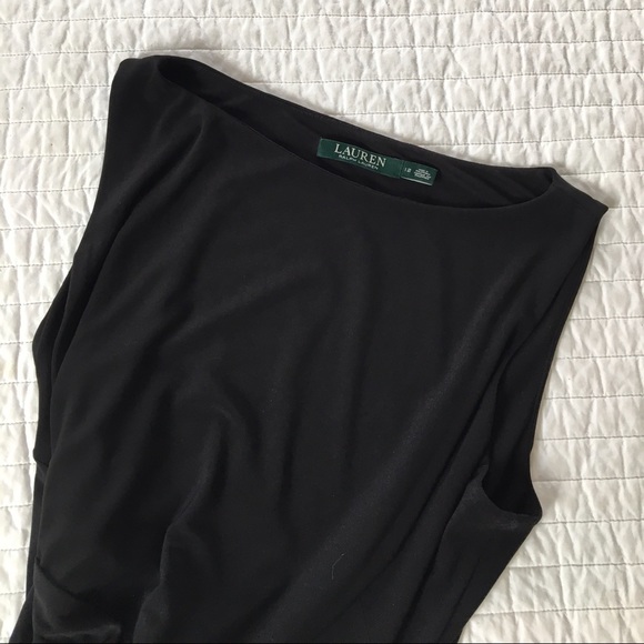 ✨ MAJOR price drop ✨ Sleeveless Gown - Picture 3 of 4