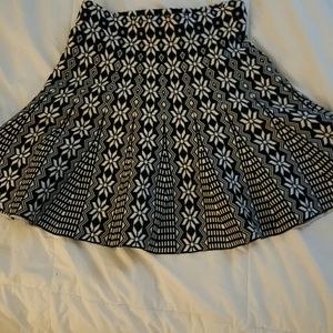 Black and white printed skirt
