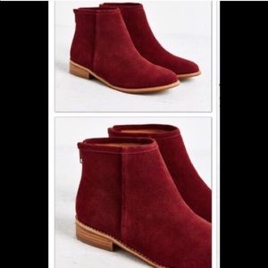 Urban outfitters burgundy booties size 8