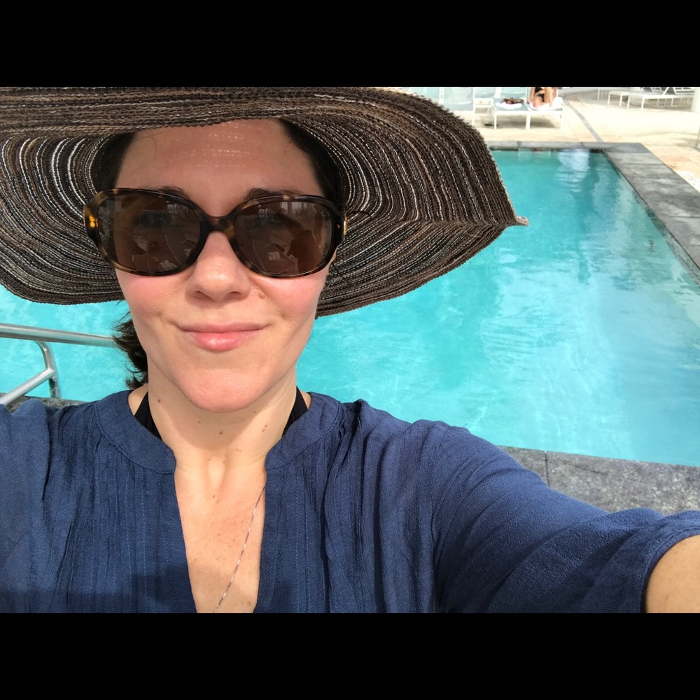 Meet your Posher, Adrienne