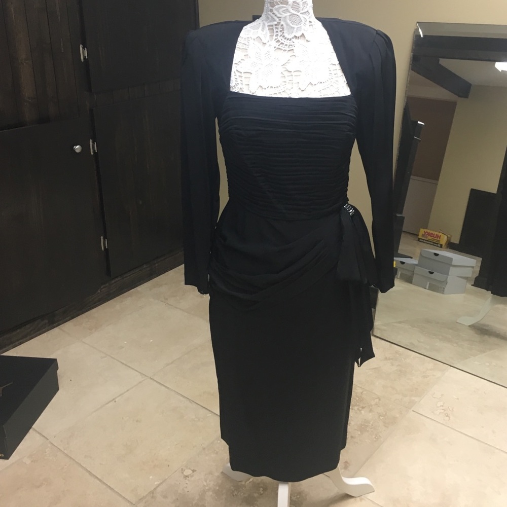 Fully lined black evening dress worn once,SALE‼️