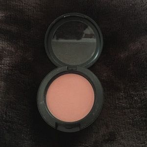 EUC MAC ROSY OUTLOOK BLUSH