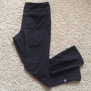 Lululemon black crop leggings! ✨✔️