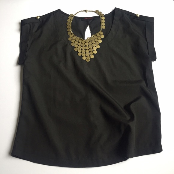 Button back blouse - Picture 2 of 3