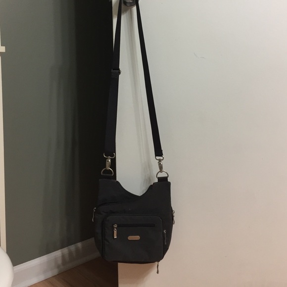 Baggallini cross body purse
