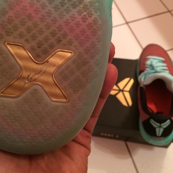 Kobe X Size 10 - Picture 4 of 4