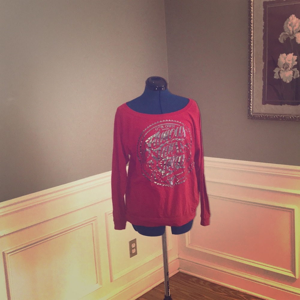 Famous size large sweater