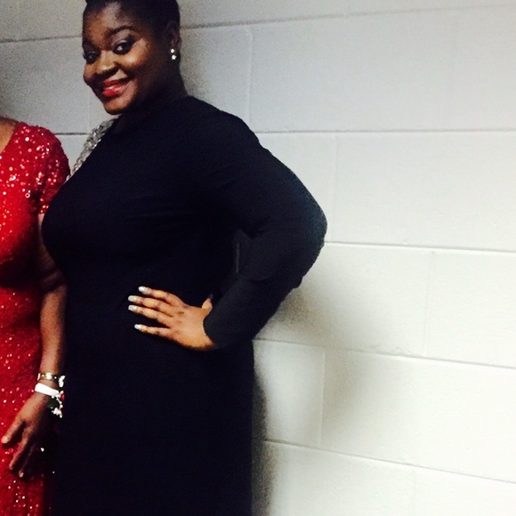 Black formal gown - Picture 2 of 5