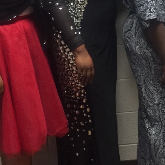 Black formal gown - Picture 4 of 5