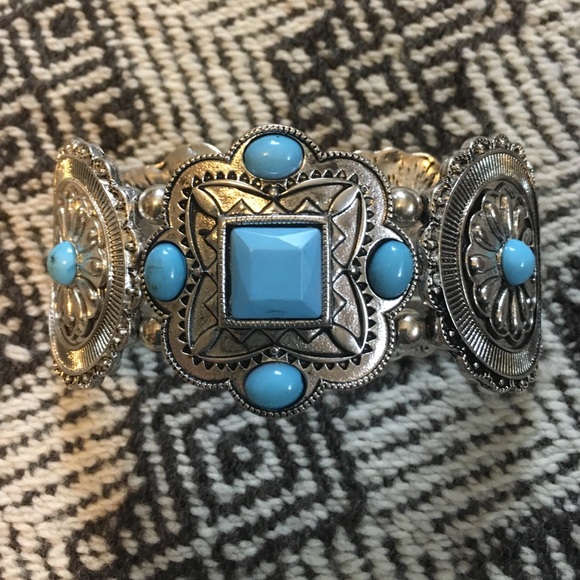 Silver & Turquoise costume bracelet - Picture 2 of 2