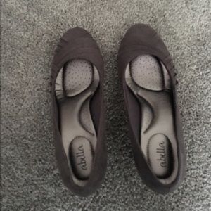 Abella Pumps