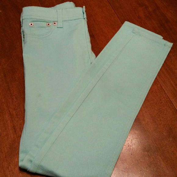 Jeans Size small color is like a mint.