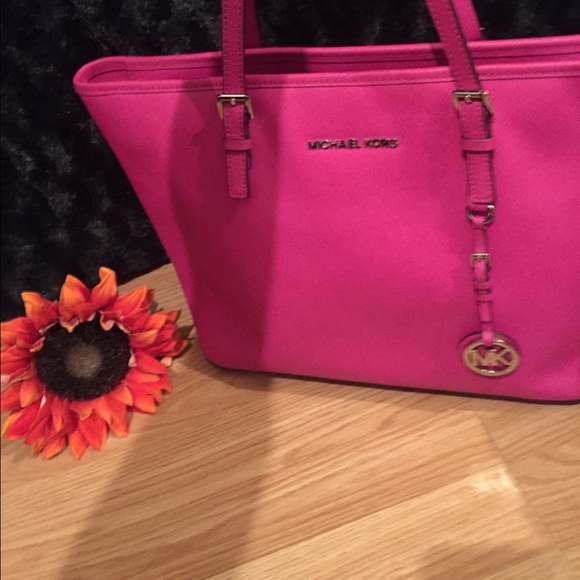 Michael Kors Jet Set Medium Saffiano Tote Pink